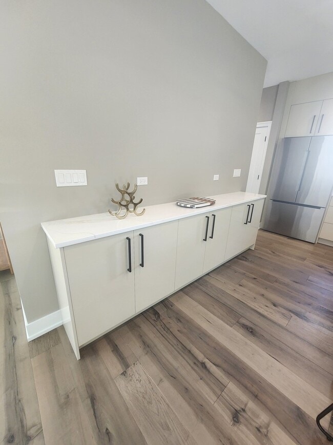 Photo - 154 Oak St