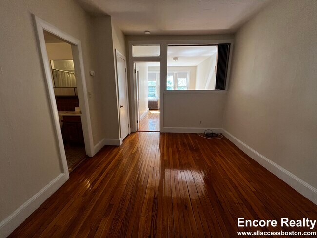 Photo - 48 Lancaster Ter