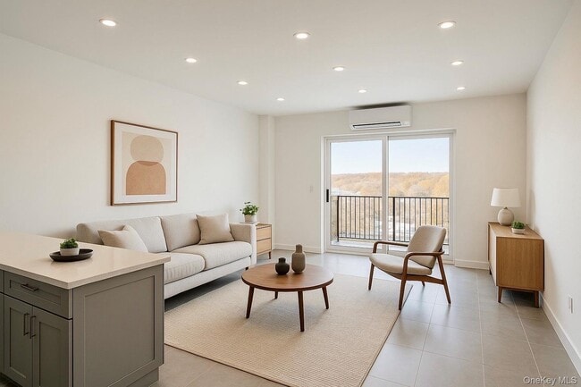 Photo - 356-370 Bayview Ave