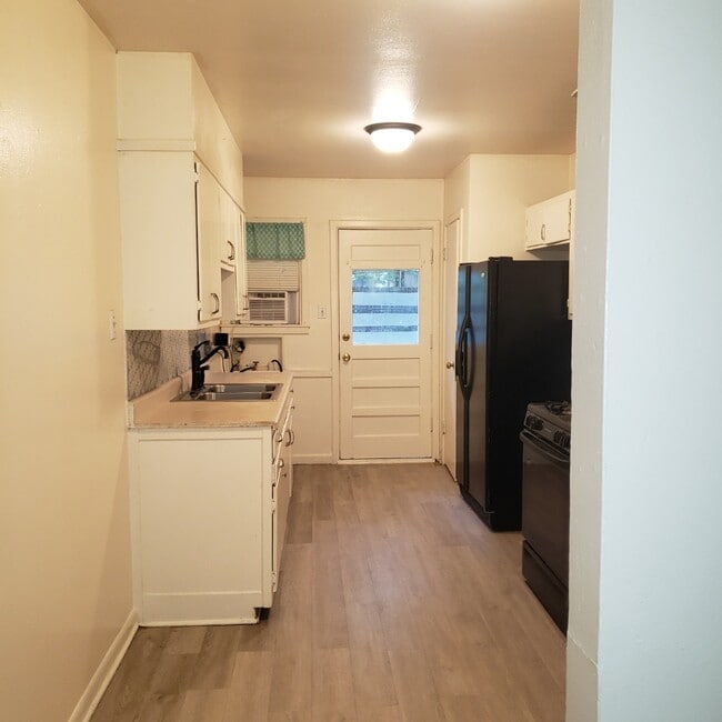 Photo - 1406 Fisher St