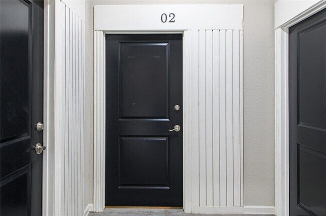 Photo - 4705 Lyons Ave Unit 2