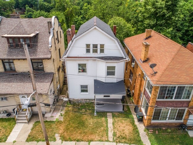 Photo - 1681 Suburban Ave Unidad 1681 Suburban Avenue- 2nd FL