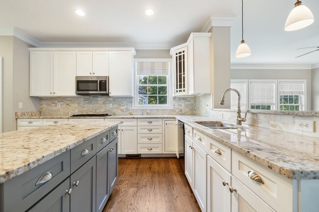 Photo - 30135 Porter Dr