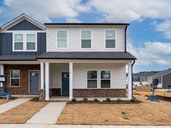 Building Photo - 712 Southland Dr