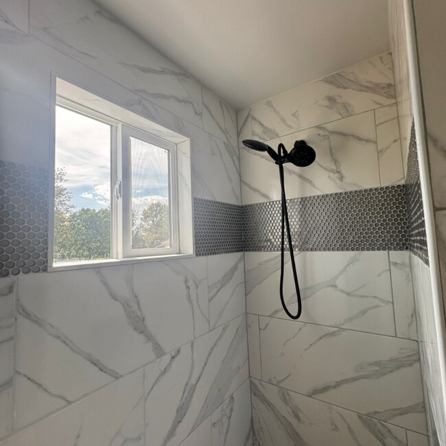 Photo - 7525 Birch St