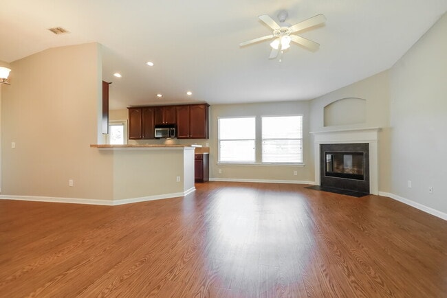 Photo - 1716 Hollow Glen Dr