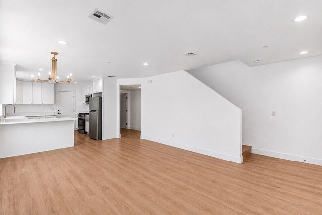 Photo - 16385 Valencia Ave Unit 2