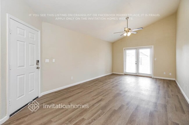 Photo - 1311 W Straford Dr