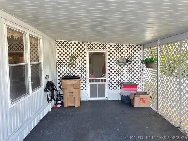 425 Bougainvilla Dr