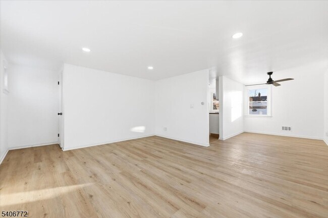 Photo - 88 Mitchell St Unit 2