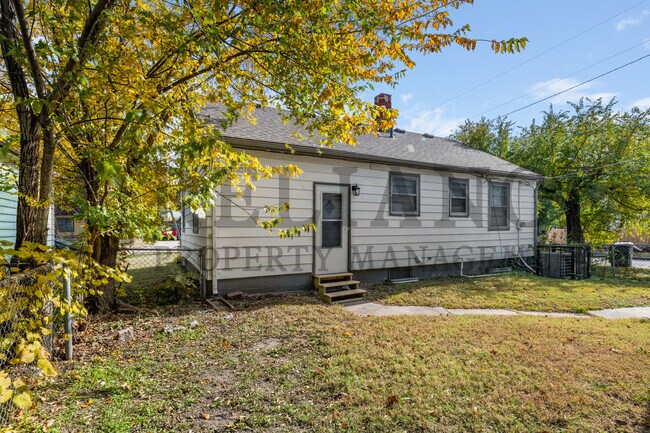 Photo - 1701 N Floberta Rd