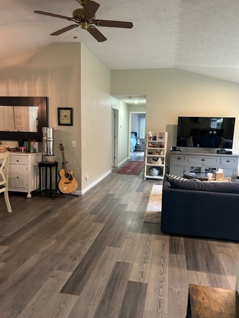 living - 2130 Hammond Pl E Unit 2130