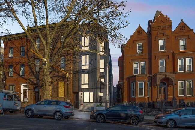Photo - Fairmount/Brewery town gorgeous luxury apa... Unit 1