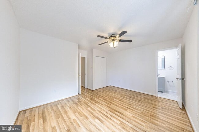 Photo - 2232 Southgate Square