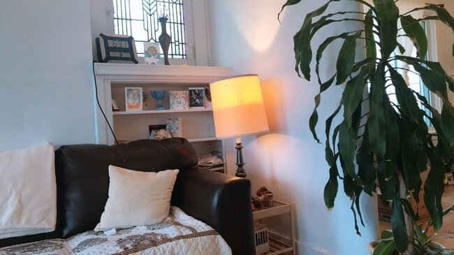 Photo - 5903 Nicholson St