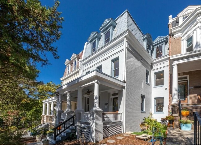 Photo - 1927 Park Rd NW Unit B
