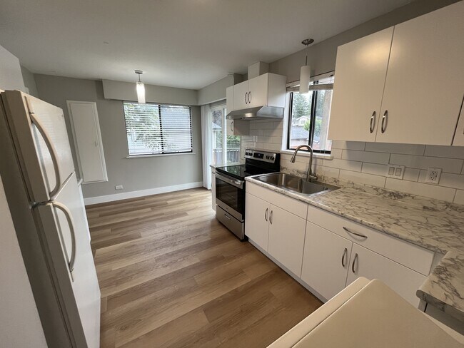 8272 17th Ave Unit Main Floor