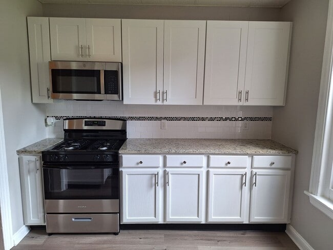 306 E.3rd St. - 306 E.3rd St. Apartment Unit 306 1st