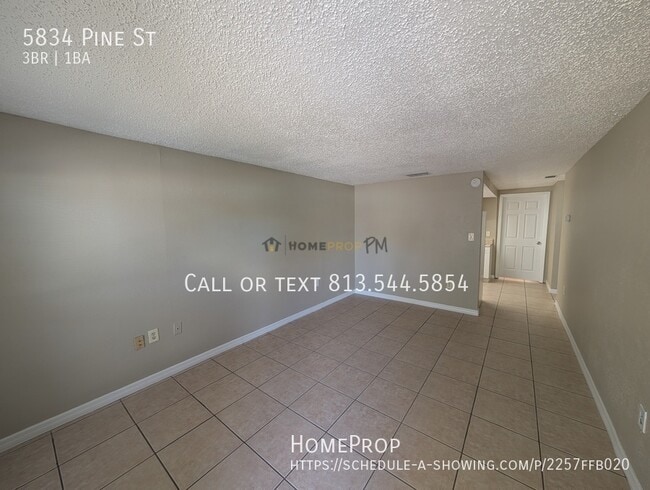 Photo - 5834 Pine St