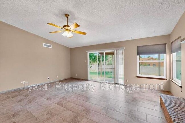 509 Tassy Ct SE