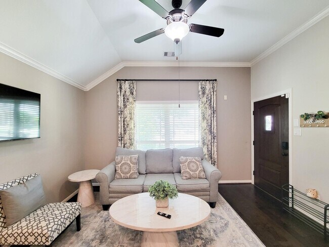 Photo - 22902 Henderson Row Dr