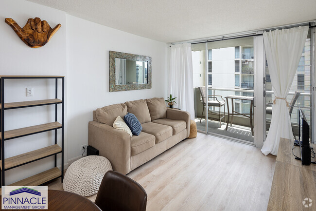 Building Photo - 2651 Kuilei St Unit B114 Rental