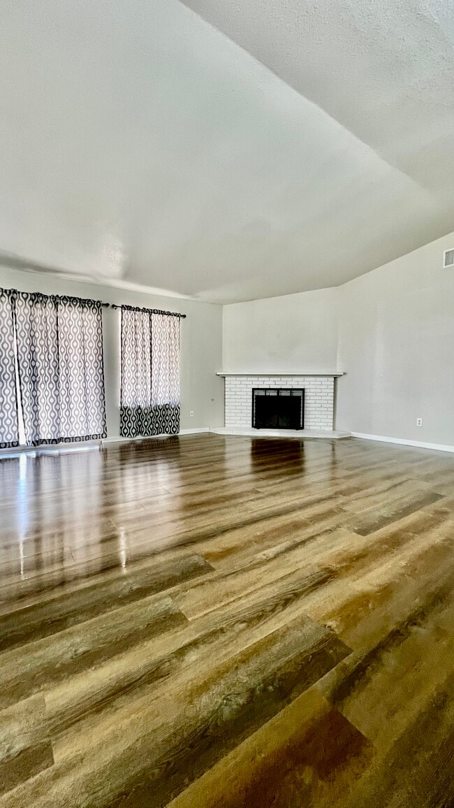 Photo - 13393 Cahuenga Rd