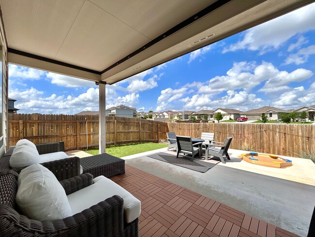 Photo - 401 Town Lk Bnd