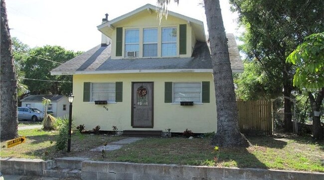 Building Photo - 410 28th St W Unit #B