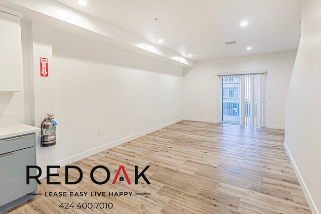 Photo - 5650 Farmdale Ave Unit 3