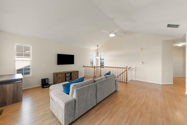 Photo - 2513 Dickens Dr