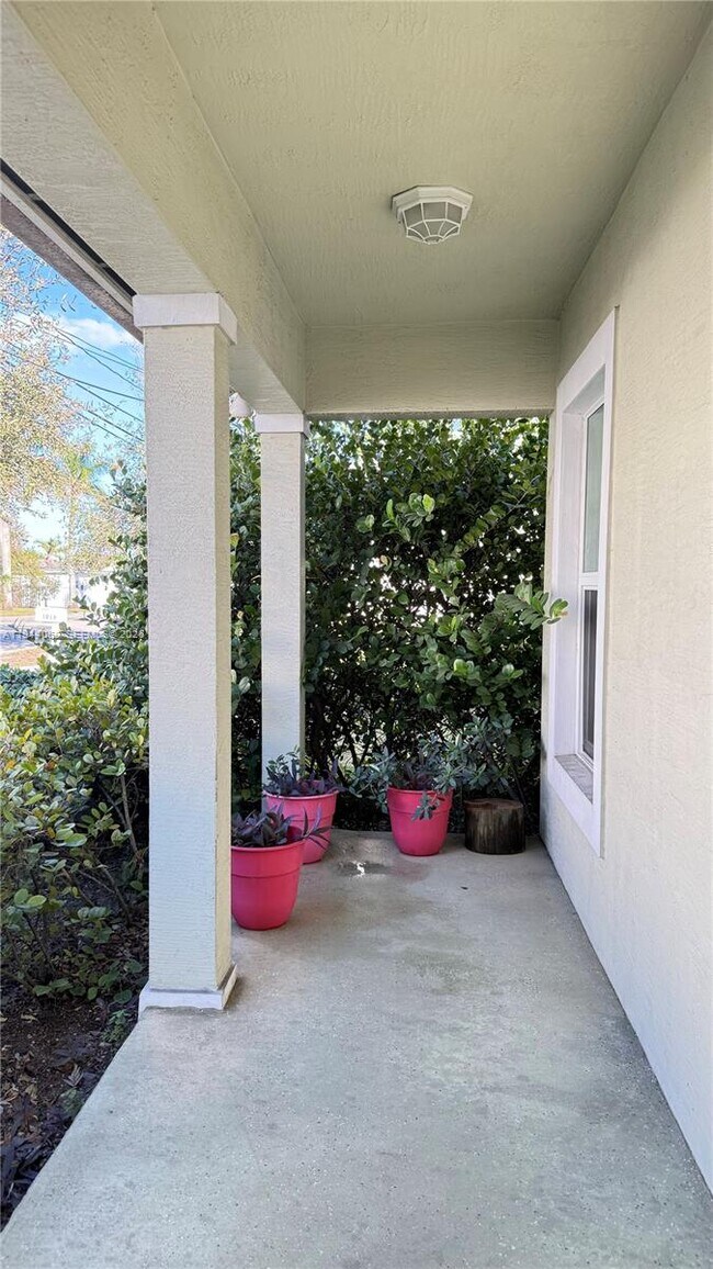 Photo - 1018 Foster Rd