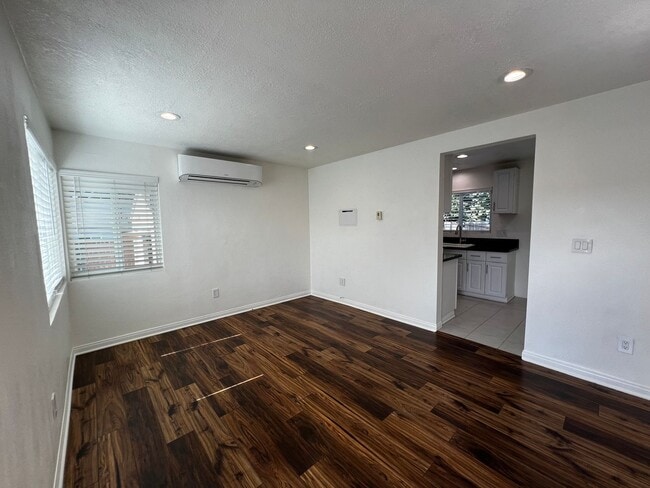 Photo - 1 Bedroom 1 Bath Remodeled House for Rent ...