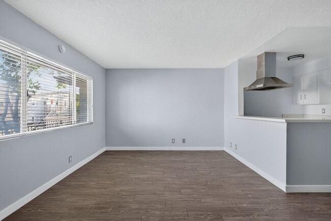 Photo - 1121 Daisy Ave Unit 09