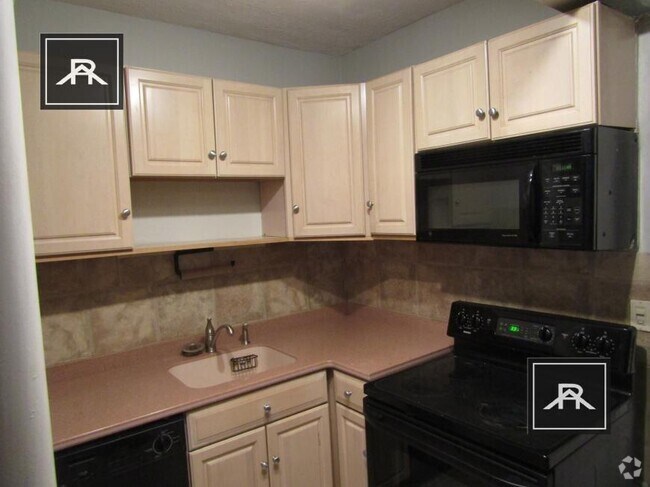 Building Photo - 1 bedroom in Brighton MA 02135 Unit 7 Rental