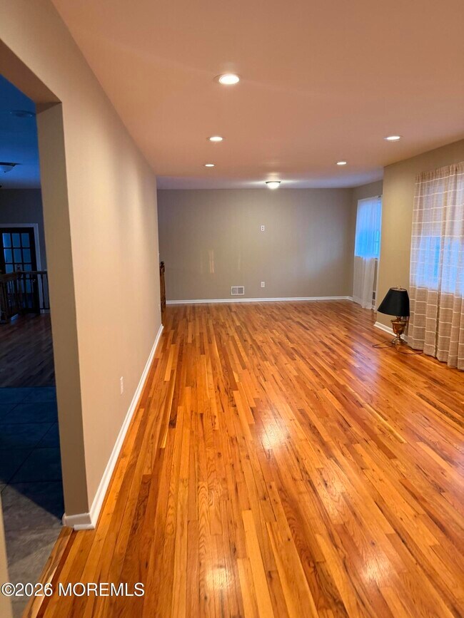 Photo - 340 Suburban Dr