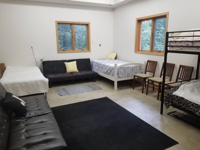 W9240 Hwy 18 Unidad Guest House