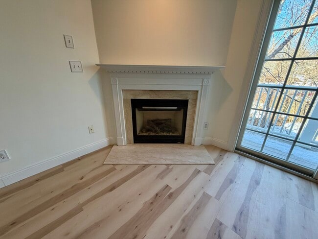 Photo - 29 Maple St Unit H