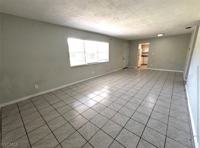 Photo - 4912 York St Unit 3