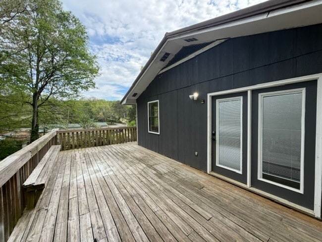 Photo - Lenoir City 37771 - 3 bedroom, 2 bath home - Contact Tara Hayes (865) 242-8010