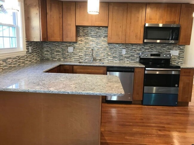 Building Photo - 5 Ellsworth Rd Unit 1