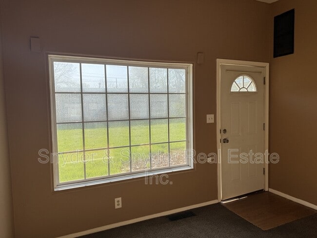 Photo - 2350 Newton St