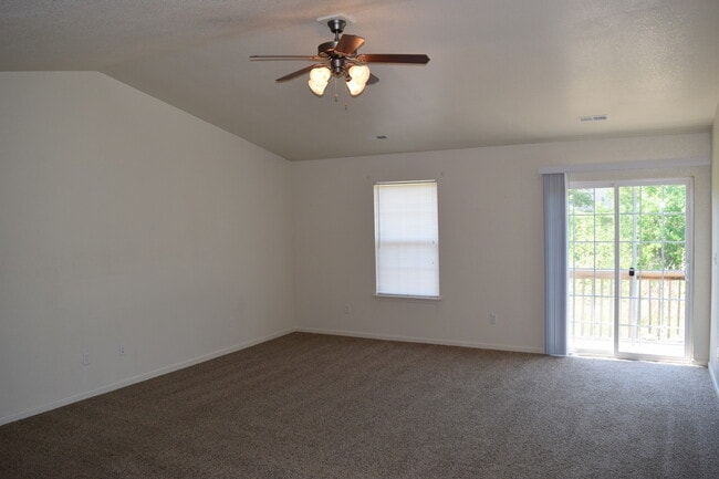 Photo - Beautiful 2 Bedroom, 2 Bathroom Duplex with a Garage!