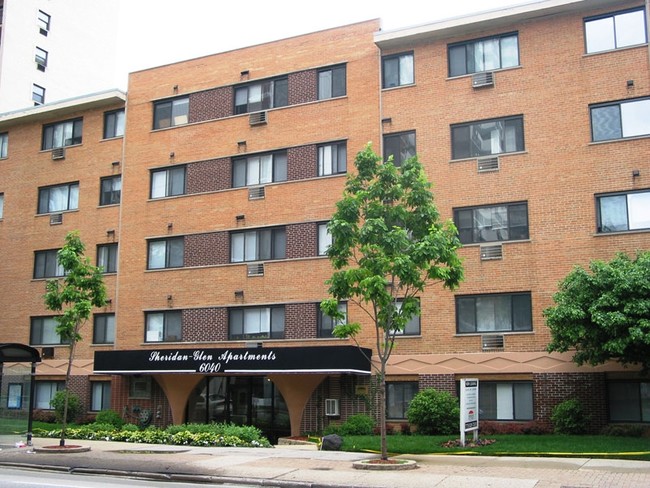 Exterior of building - Sheridan Glen - 6040 N Sheridan Rd Apartments