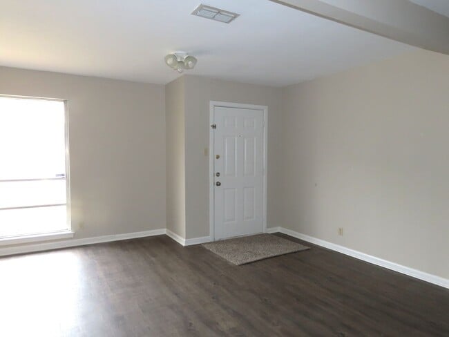 Photo - Spacious 3 Bedroom 2 Bathroom Home with LARGE Backyard!