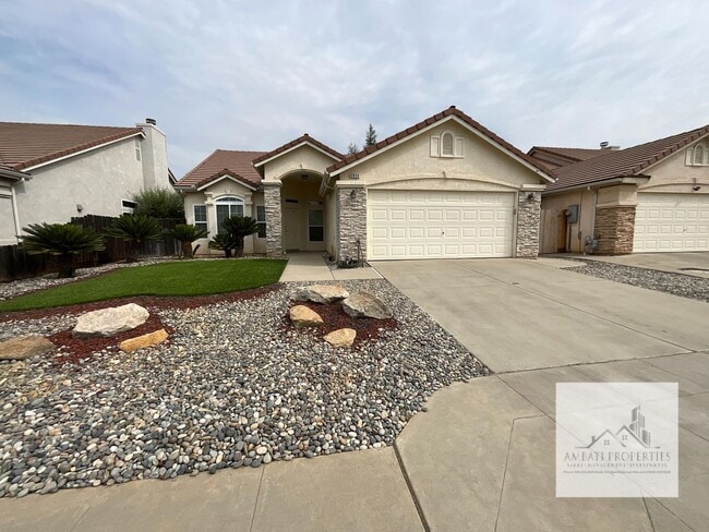 Building Photo - 2820 E Eclipse Ave