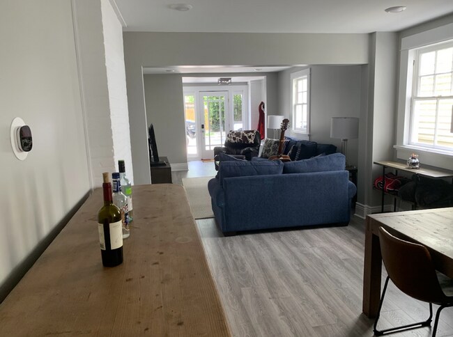 Photo - Charming Duplex in the Heart of Uptown New...