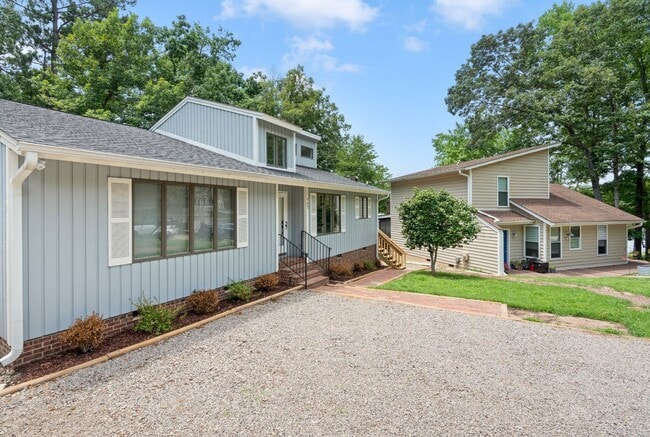 Photo - 3 Bedroom Contemporary Carolina Trace Home...