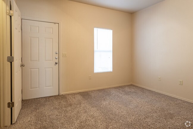 1BR, 1BA 570SF
