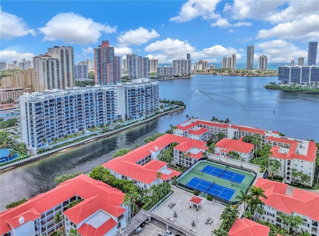Photo - 3245 NE 184th St Unidad 13104